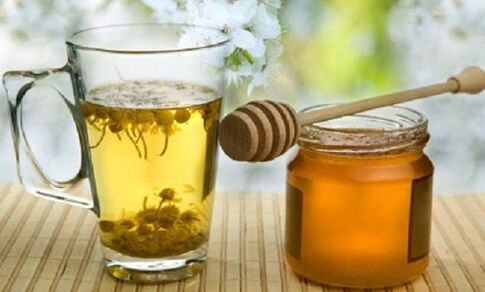 Les infusions de plantes au miel éliminent l'inflammation liée à la prostatite et sont bénéfiques pour tout le corps.