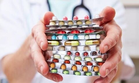 Les méthodes traditionnelles de traitement de la prostatite sont complétées par la prise de médicaments.
