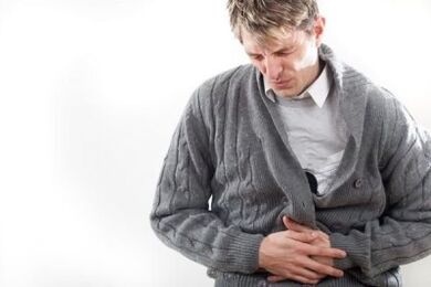 douleur dans le bas-ventre chez un homme atteint de prostatite